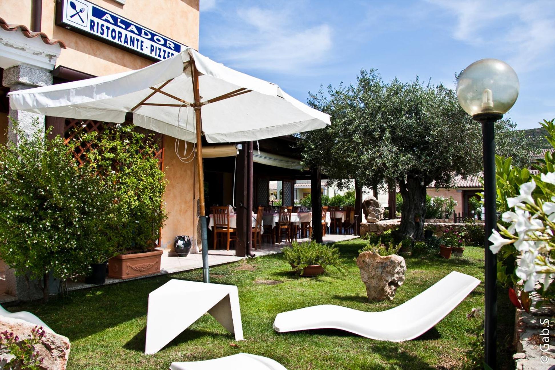 Hotel Alador *