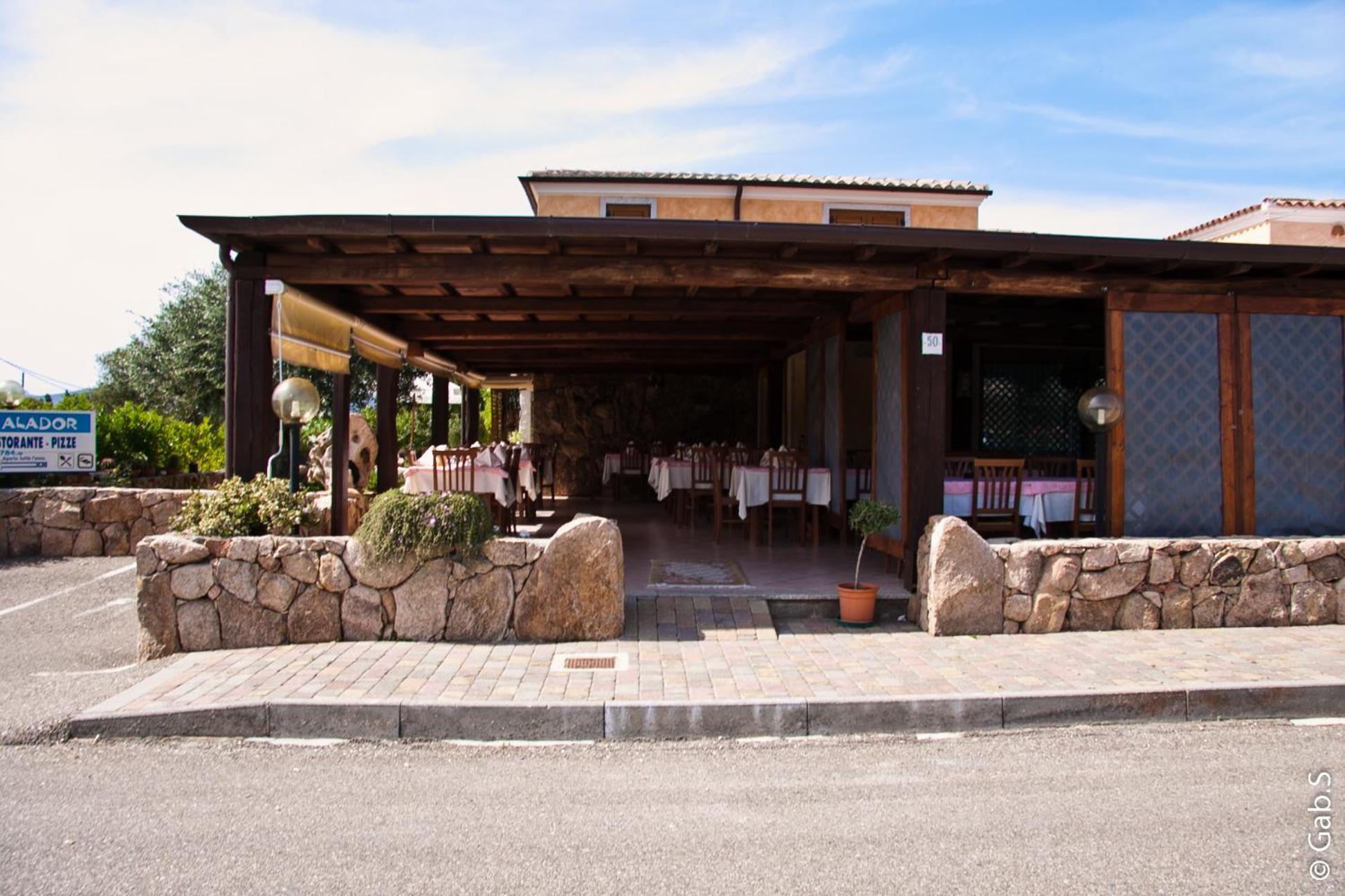 Hotel Alador *